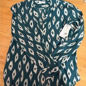 NWT Equipment Femme Silk blue & white patterned long sleeved button down blouse